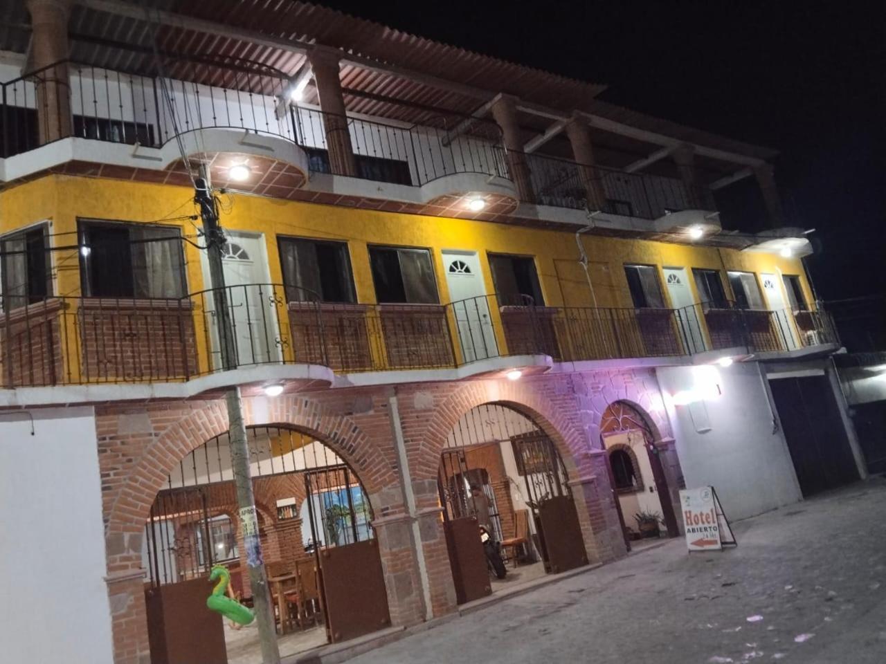 Hotel La Laguna Tequesquitengo Eksteriør bilde